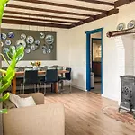 2 Bedroom Awesome In Loon Op Dom wakacyjny