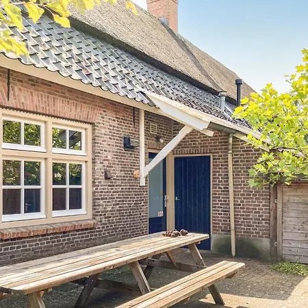 2 Bedroom Awesome In Loon Op Dom wakacyjny *