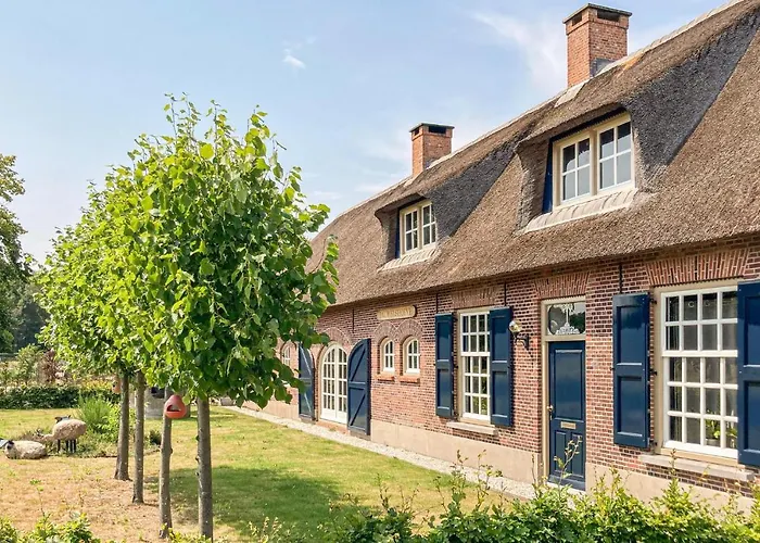 2 Bedroom Awesome In Loon Op Holiday home Loon op Zand