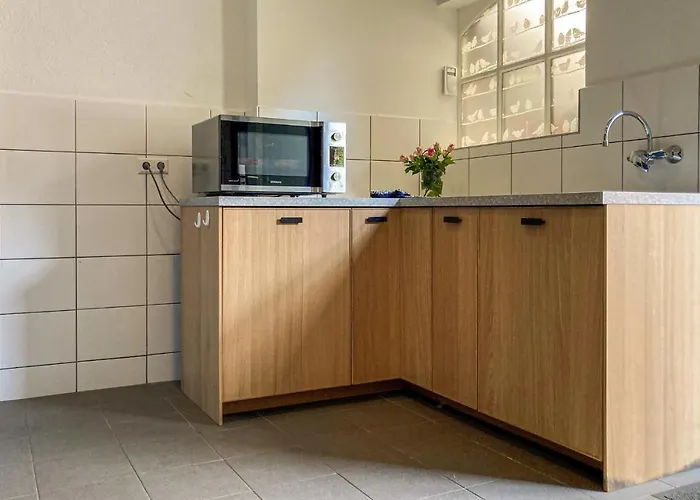 2 Bedroom Awesome In Loon Op Holiday home Loon op Zand