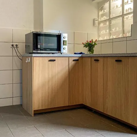 2 Bedroom Awesome In Loon Op 펜션 Loon op Zand